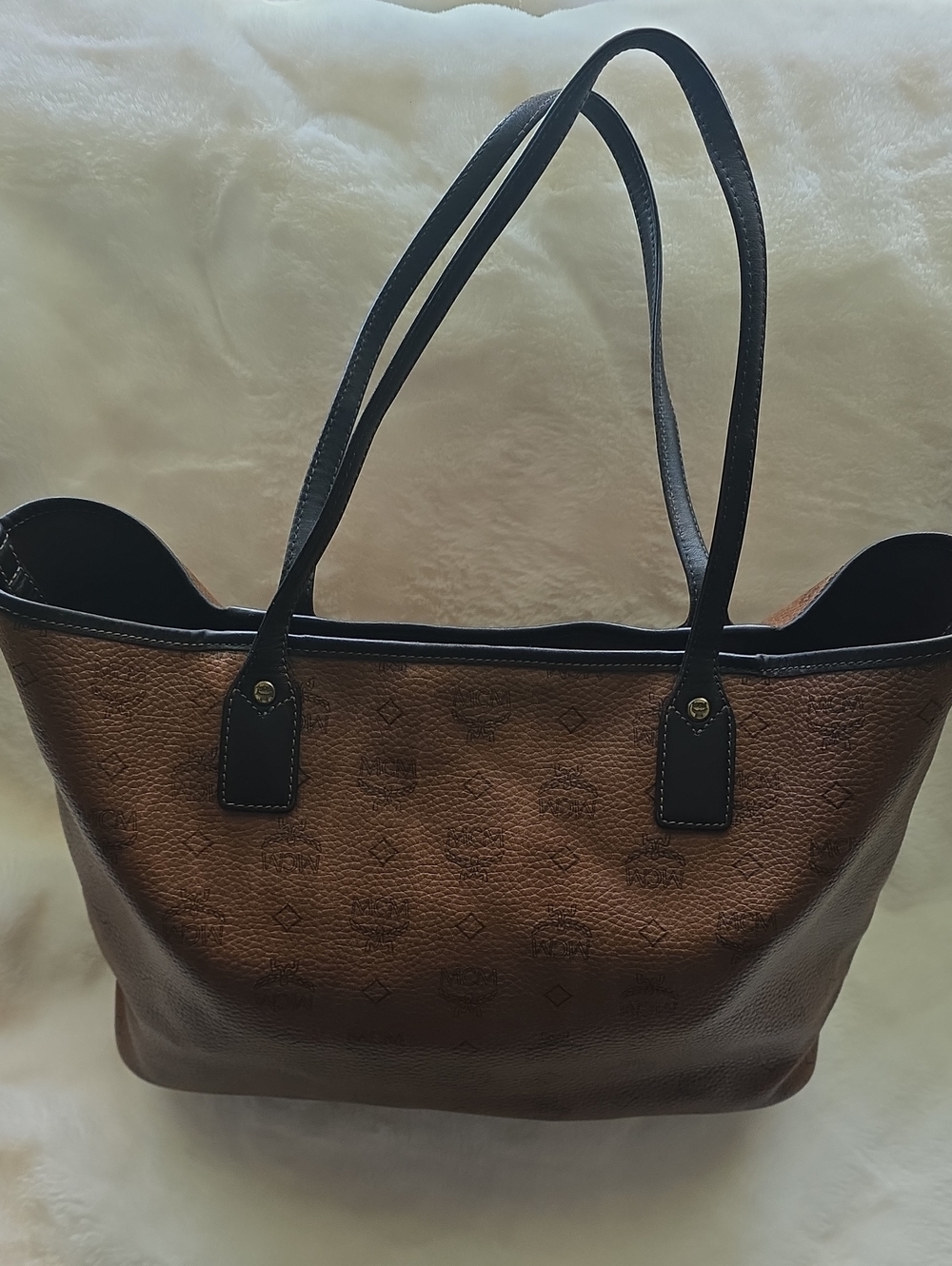 Preloved Medium Sized Brown Leather MCM Tote Bag with Dark BROWN Trim - Picture 2 of 5